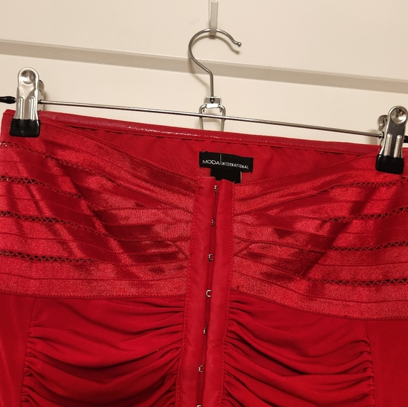 Ruched Bodice Style Dress - Picture 2 of 4